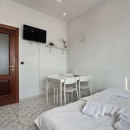 Corso Novara - 8 Posti Letto E Self Check-In Vicino La Stazione Centrale Di Napoli エクステリア 写真