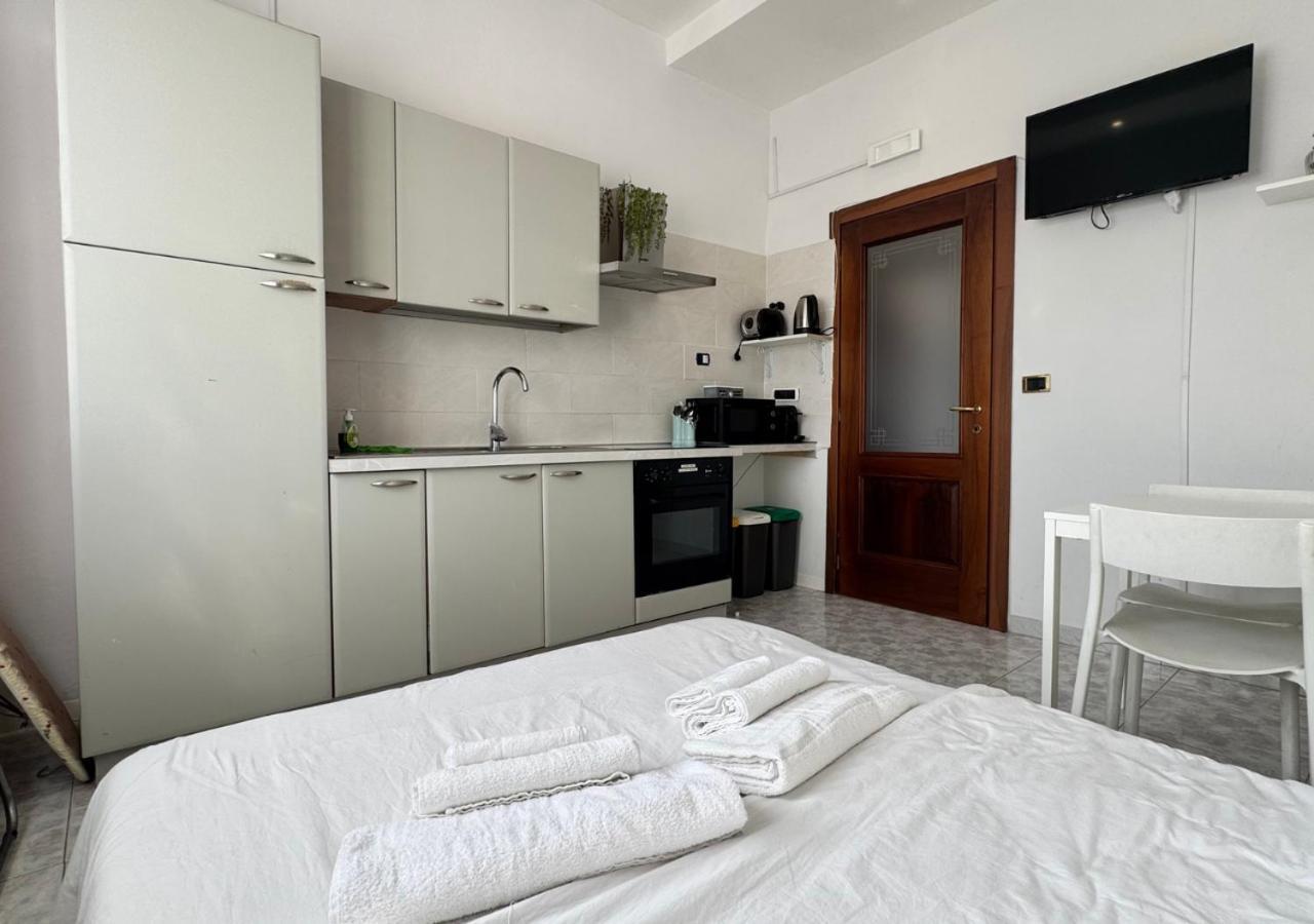 Corso Novara - 8 Posti Letto E Self Check-In Vicino La Stazione Centrale Di Napoli エクステリア 写真